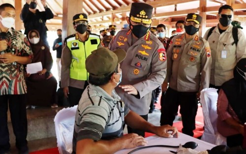 Kapolri: Lakukan Percepatan Vaksin di Tempat Intraksi Wisata