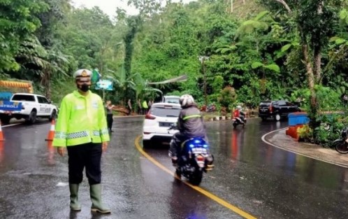 Banjir Landa Dataran Tinggi di Jalinbar Sumatera 