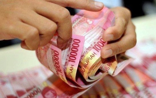 Pasar Rupiah Melemah di Saat Menunggu Rilis PDB AS Kuartal I-2024