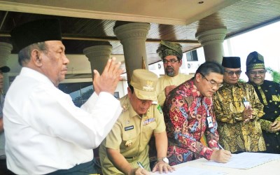 Bupati Sukiman Teken MoU Pindahkan Kasda ke Bank Riau Kepri