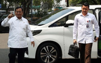 Prabowo Bantah Dahnil : Masa Nggak Terima Gaji?