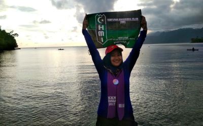 Mahasiswi Cantik ini, Rela Mengabdi Hingga ke Gorontalo