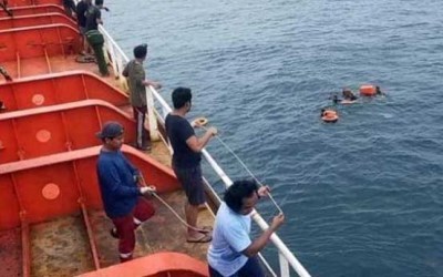 Lima Nelayan Selamat dari Tenggelam di Selat Melaka 
