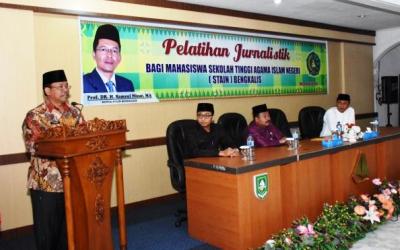 Amril: Media Diharapkan Sebagai Amar Ma'ruf Nahi Mungkar