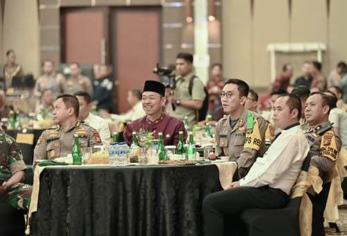 Bupati Rohil Hadiri Rapat Bersama Pimpinan TNI-Polri se-Provinsi Riau