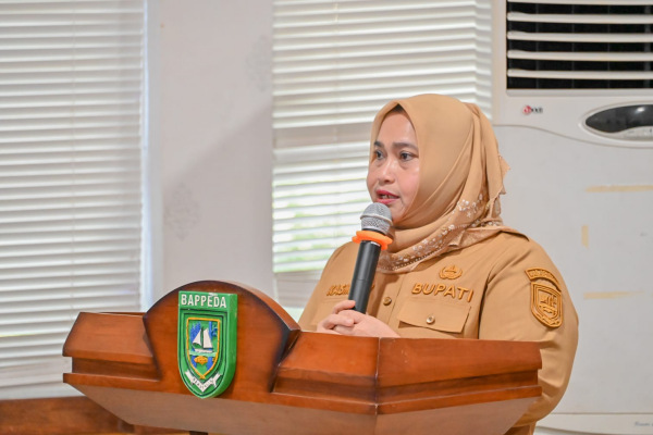 Bupati Kasmarni Sampaikan Secara Lengkap Capaian 5 Kluster KLA Pada VLH