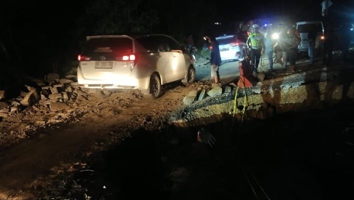 Jalan Lintas Riau-Sumbar Km 106-107 Amblas, Lalin Buka Tutup