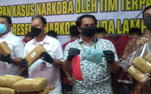 Polda Lampung Berhasil Amankan 1.300 Butir Ekstasi 