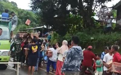 Korban Gempa Majene Keluhkan Air Bersih dan Susu Bayi