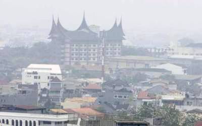 Padang Masih Diselimuti Kabut Asap