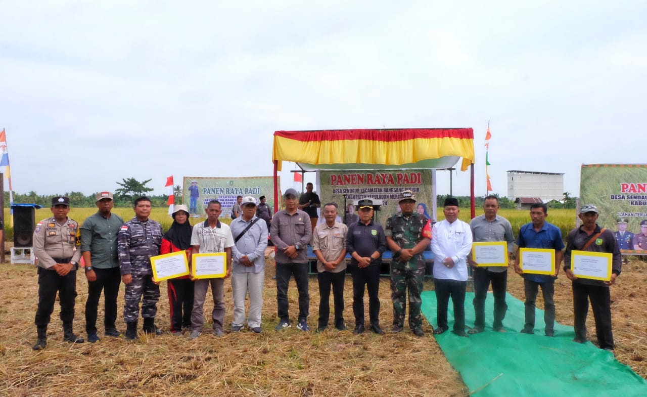 Panen Raya Padi di Sendaur, Asmar Pastikan Pemkab Akan Terus Bantu