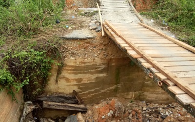 Jalan Putus Akibat Hujan, Warga Silam Mengeluh