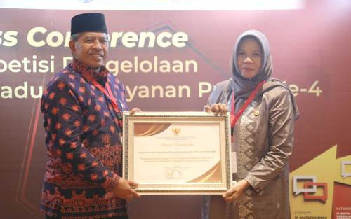 DPMPTSP Kabupaten Siak Terima Penghargaan Terbaik se Indonesia