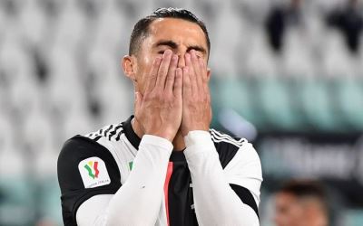 Ronaldo Gagal Penalti, Messi Malah Cetak Gol