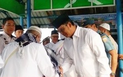 Bupati Bintan Sambut Jemaah Haji di Pelabuhan Bulang Linggi