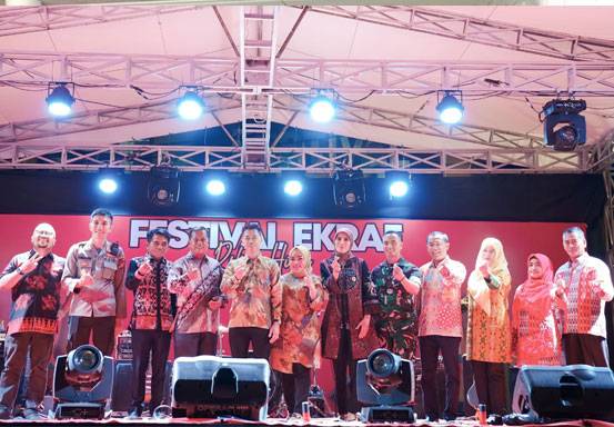 Bupati Rohil Buka Festival Ekraf Meriahkan Event Bakar Tongkang