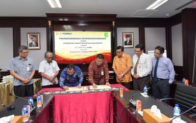 Bupati Meranti dan BRK Tandatangai MoU Non Tunai