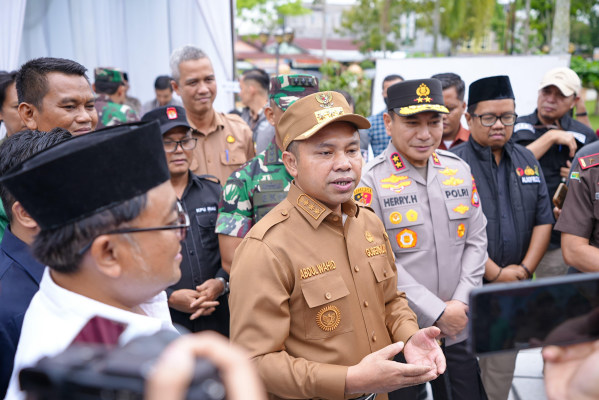 Gubernur Riau Abdul Wahid Tinjau PSU di TPS Khusus RSUD Tengku Rafi’an Siak
