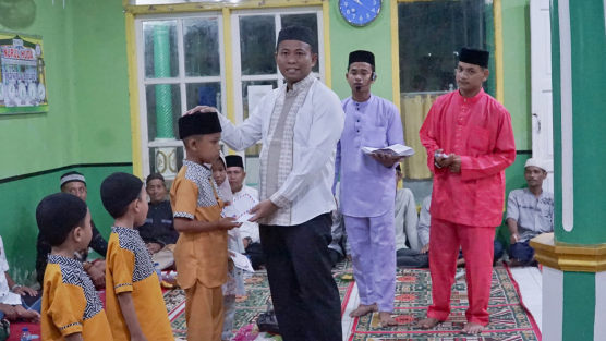 Peringati 10 Muharram, Wabup H. Sulaiman Santuni Anak Yatim