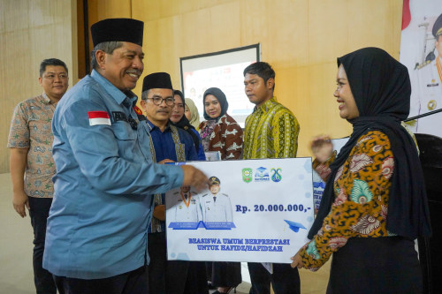 Berkat Tangan Dingin Alfedri Anak PKH di Siak Bisa Kuliah