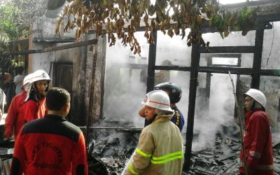 Tabung Gas Bocor Sambar Bensin, Rumah Warga Ludes