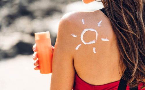 Tips Memilih Sunscreen agar Bebas Penuaan Dini hingga Kanker