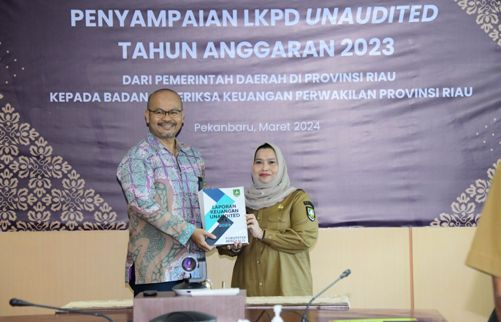 Bupati Bengkalis Serahkan LKPD Unaudited Tahun 2023 ke BPK RI Riau