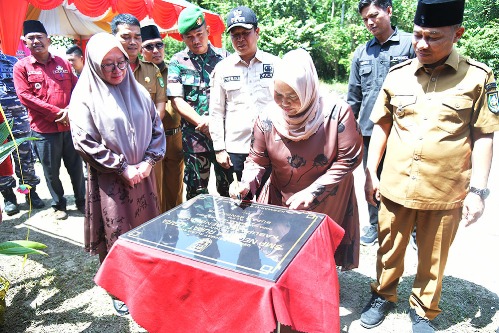 Peduli Pendidikan, Bupati Kasmarni Resmikan SMPN 4 Rupat Utara