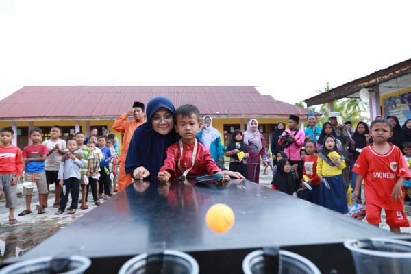 Sambut HUT Siak ke-26, Bupati Afni Berbagai Kebahagiaan dengan Warga Teluk Lanus