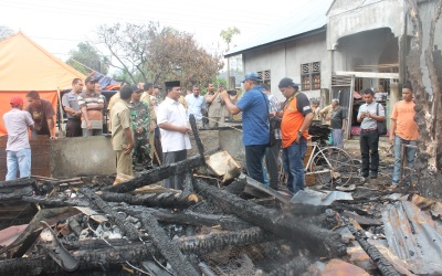 Korban Kebakaran Desa Pintu Rimba Terima Bantuan