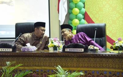 Bupati Catur dan Sekda Prov Hadiri HUT Paripurna Kampar