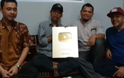 Tembus 1,2 Juta Subcriber, UAS Raih Gold Play Button