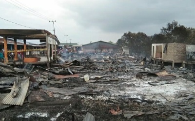 Puluhan Rumah dan Kios Pasar Pemda Panipahan Terbakar