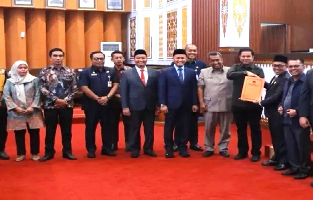 Pimpinan DPRD Kota Pekanbaru Pimpin Paripurna Penetapan Wali Kota Terpilih