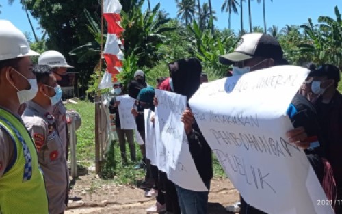 Massa Tolak Perusahaan Tambang Emas Gorontalo Mineral