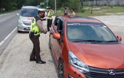 Polisi di Pekanbaru Suruh Putar Balik 169 Kendaraan Mudik