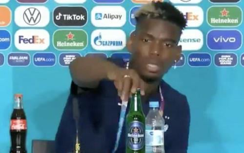 Paul Pogba Ikut Jejak Ronaldo, Geser Botol Heineken dari Meja