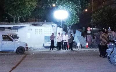 Jokowi-JK Sambangi Lokasi Bom Kampung Melayu