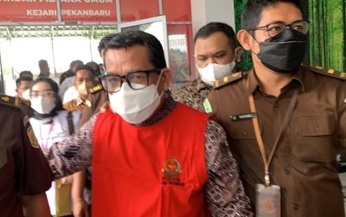 Dekan Cabul FISIP Unri Dituntut 3 Tahun Penjara