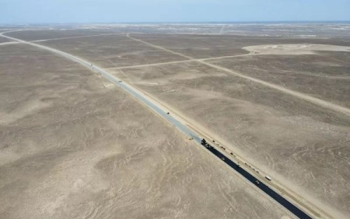  Jalan Tol Lintas Gurun Pertama di Xinjiang Resmi Dibuka