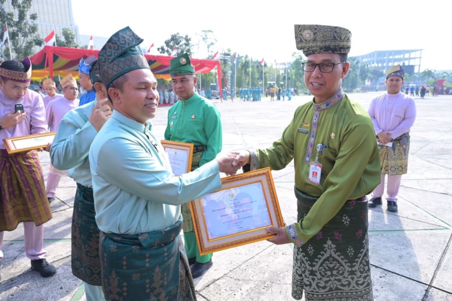 Bupati Bengkalis Kasmarni Dukung Gerakan Hijau di HUT ke-68 Provinsi Riau