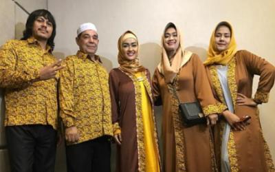 Julia Perez dan Ria Irawan Berangkat Umrah Bareng