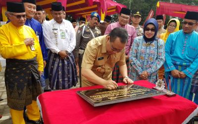 Bank Riau Kepri Serahkan CSR Taman Selatpanjang Kota Sagu