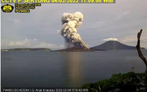 Anak Krakatau Erupsi, Tinggi Abu Capai 1.000 Meter 