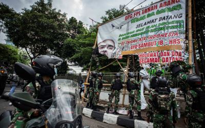 PDIP dan Demokrat Dukung TNI Copot Baliho Rizieq