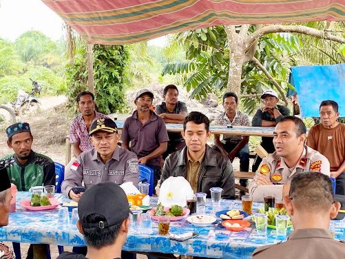 Kunjungi Desa Eks Trans, Wabup Bagus Santoso Pastikan Jaringan Listrik