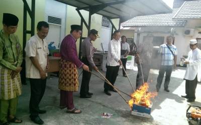 Hari Bakti Kejaksaan Meranti Musnahkan Narkoba