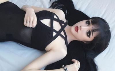 Cantik Bak Boneka, Gadis Ini Tunjukkan Wajah Aslinya