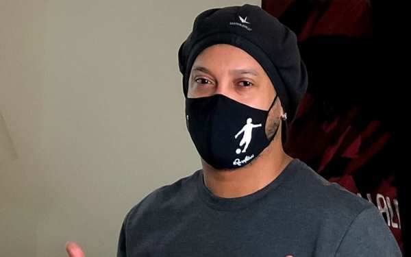Ronaldinho Dipastikan Positif Mengidap Covid-19