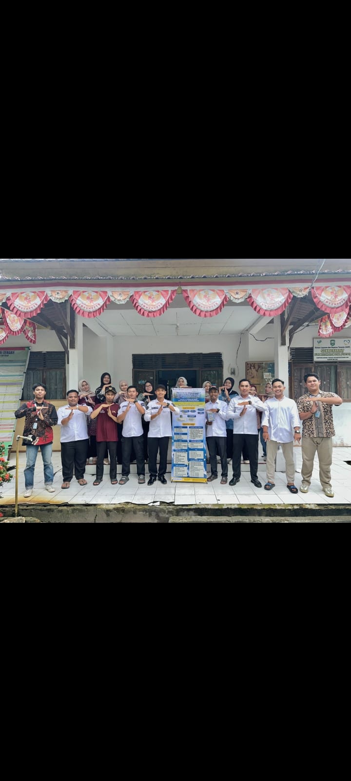 Mahasiswa Kukerta UNRI Buat QR Code Saran dan Kritik di Desa Sungai Tengah